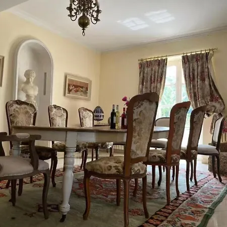 Lodge Bordeaux Castle Natural No2
