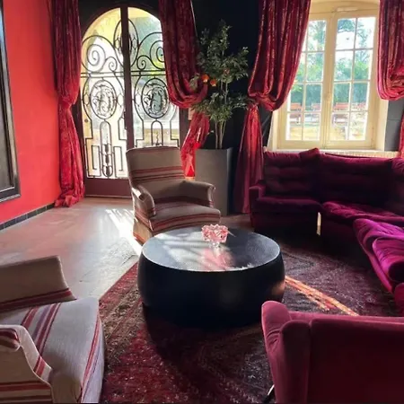 Bordeaux Castle Natural No2 Lodge *